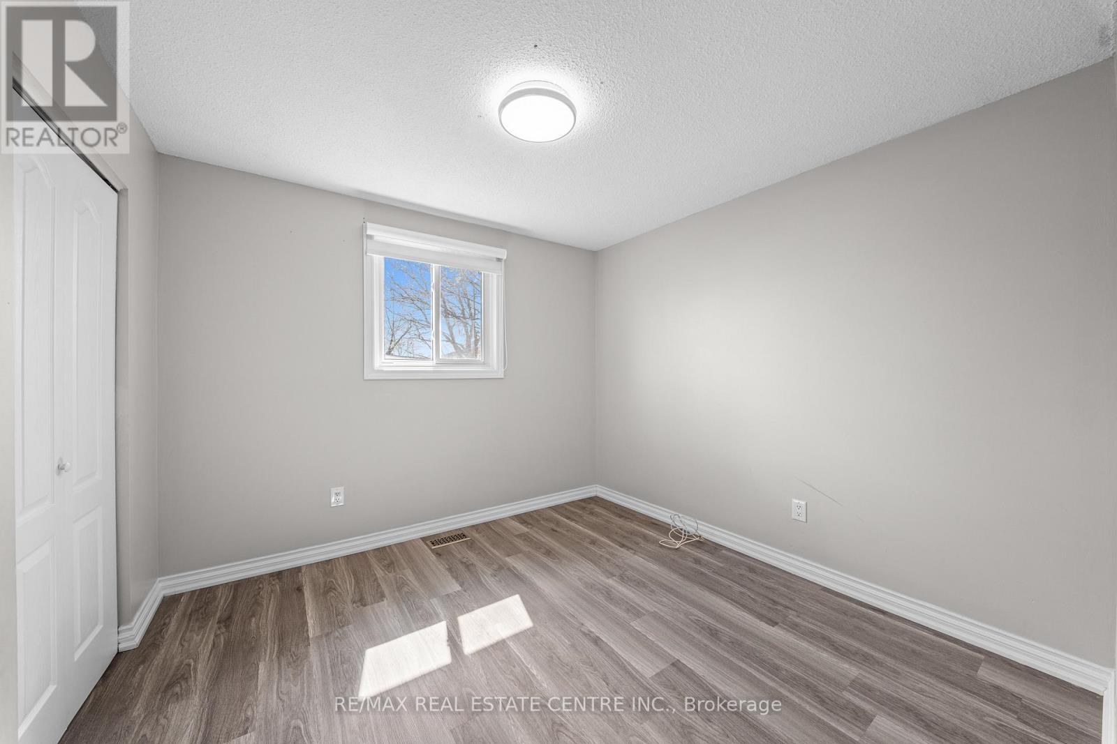 35 Folkestone Avenue, Hamilton, Ontario  L8V 4M9 - Photo 43 - X12960524