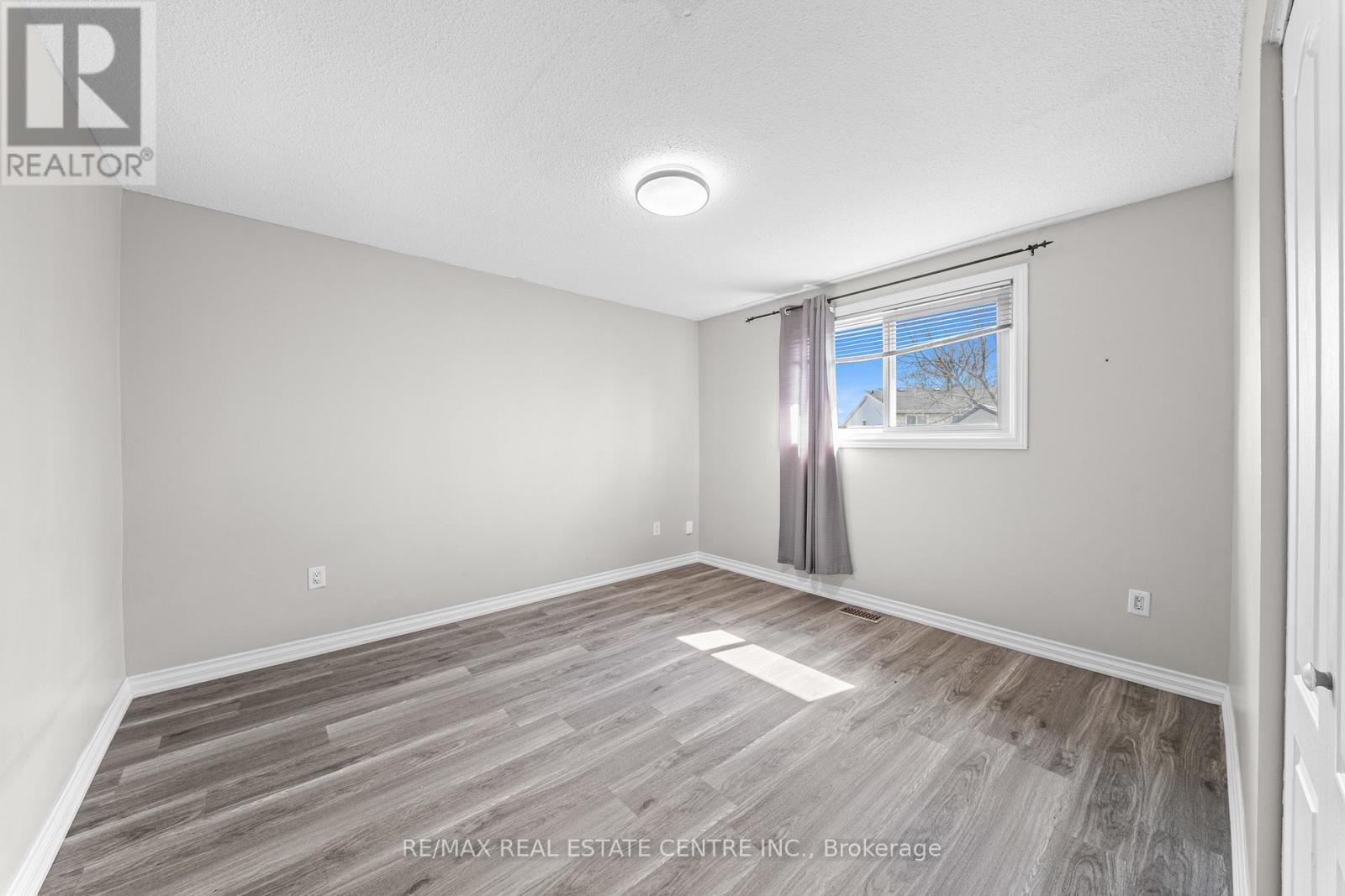 35 Folkestone Avenue, Hamilton, Ontario  L8V 4M9 - Photo 44 - X12960524