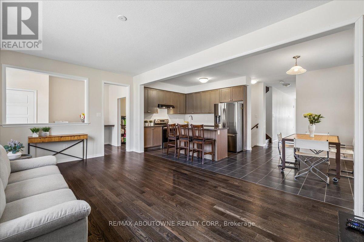 7608 Tupelo Crescent, Niagara Falls, Ontario  L2H 3S5 - Photo 2 - X12960556