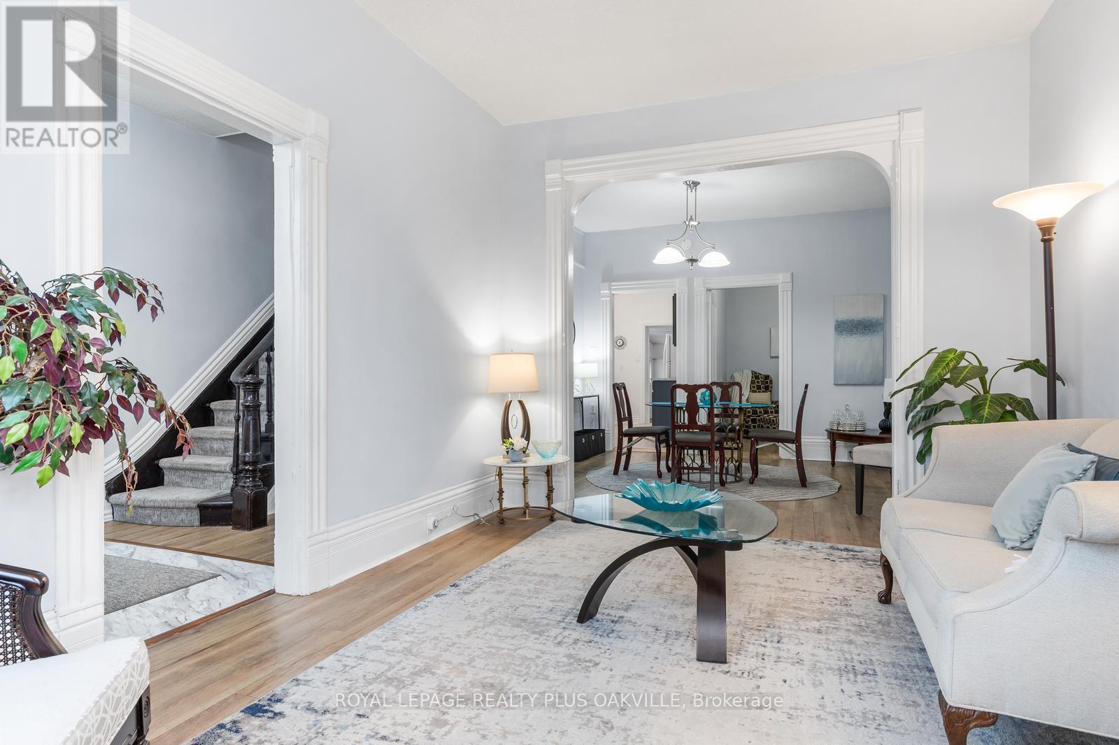 213 Darling Street, Brantford, Ontario  N3S 3X1 - Photo 4 - X12960586