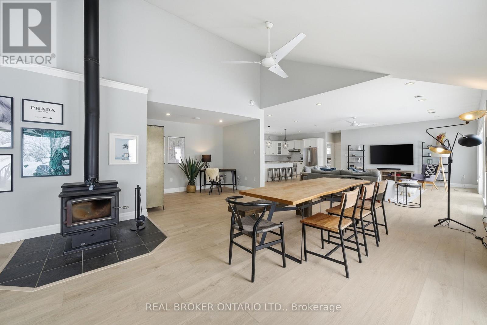 1105 Huyck's Point Road, Prince Edward County, Ontario  K0K 3L0 - Photo 10 - X12960598