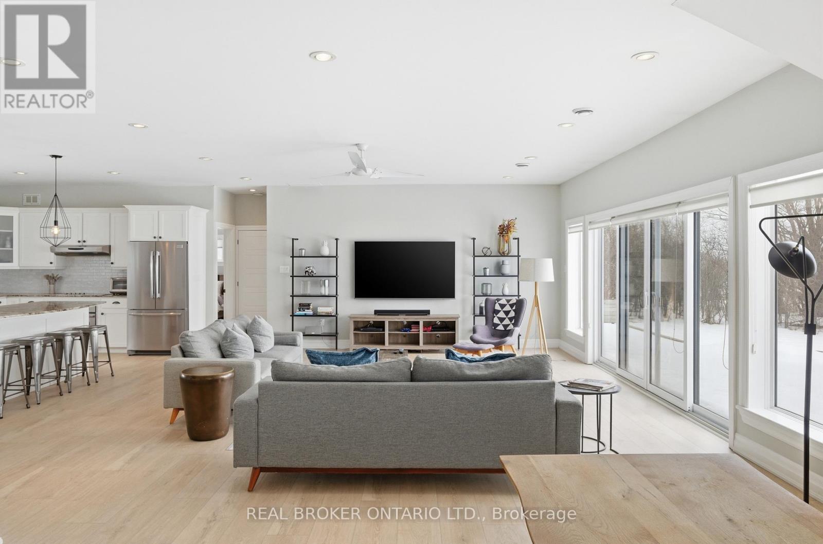 1105 Huyck's Point Road, Prince Edward County, Ontario  K0K 3L0 - Photo 14 - X12960598