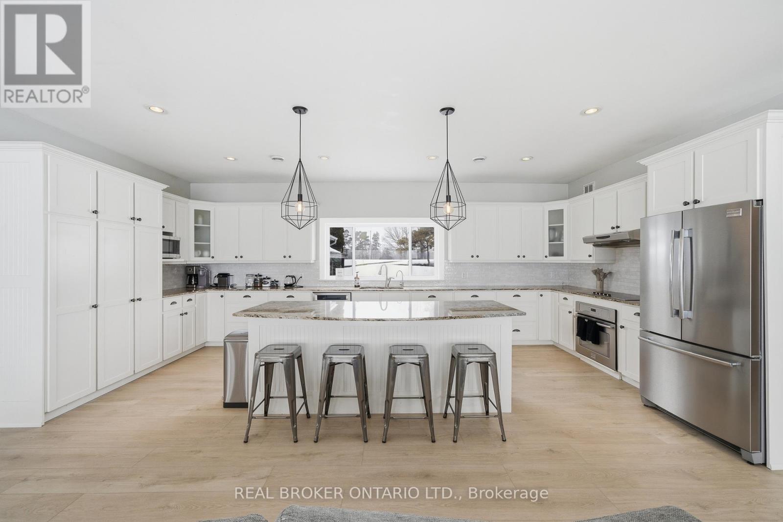 1105 Huyck's Point Road, Prince Edward County, Ontario  K0K 3L0 - Photo 18 - X12960598