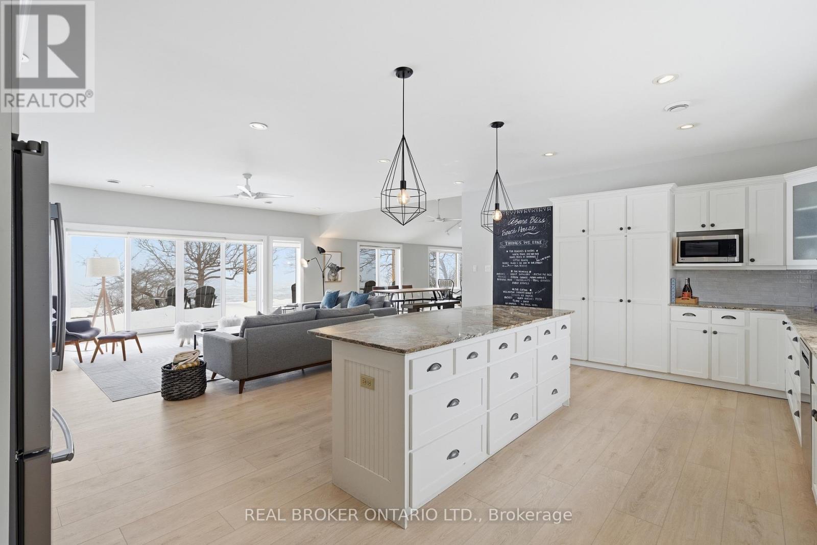 1105 Huyck's Point Road, Prince Edward County, Ontario  K0K 3L0 - Photo 21 - X12960598