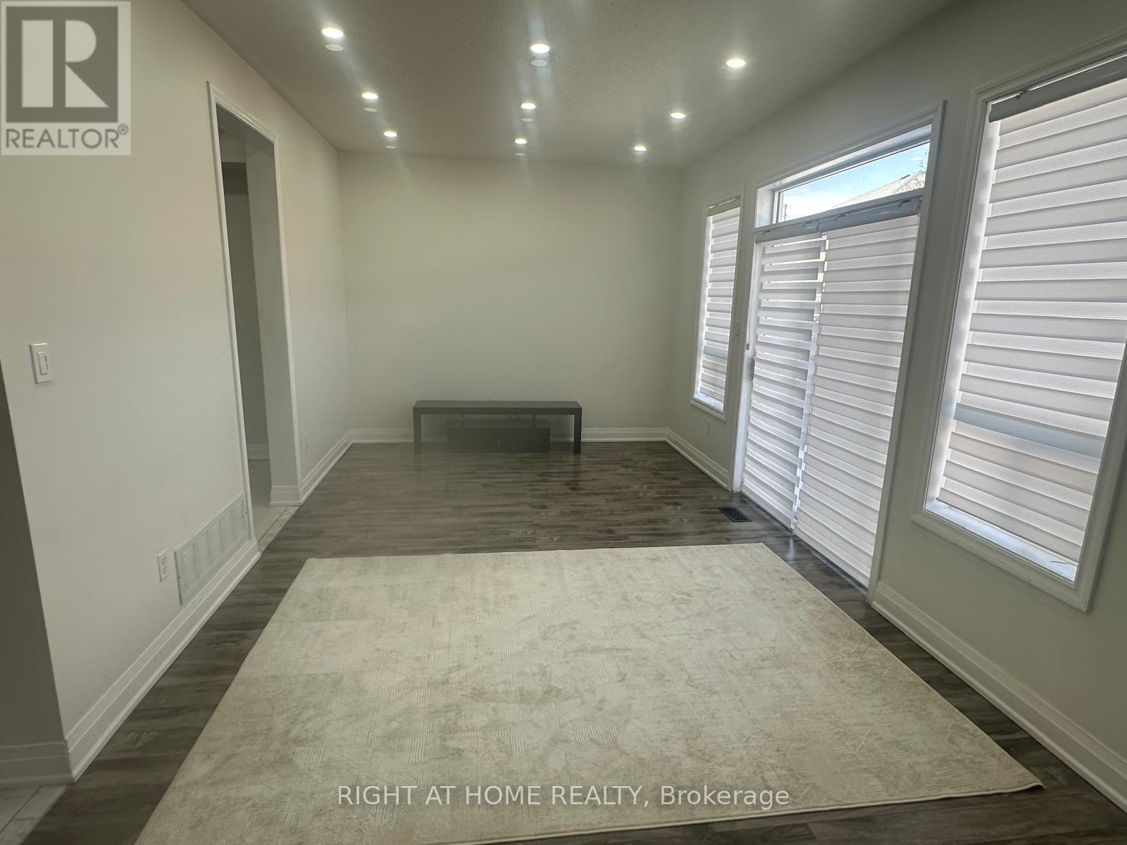 1015 Mccuaig Drive, Milton, Ontario  L9T 6S4 - Photo 7 - W12960334