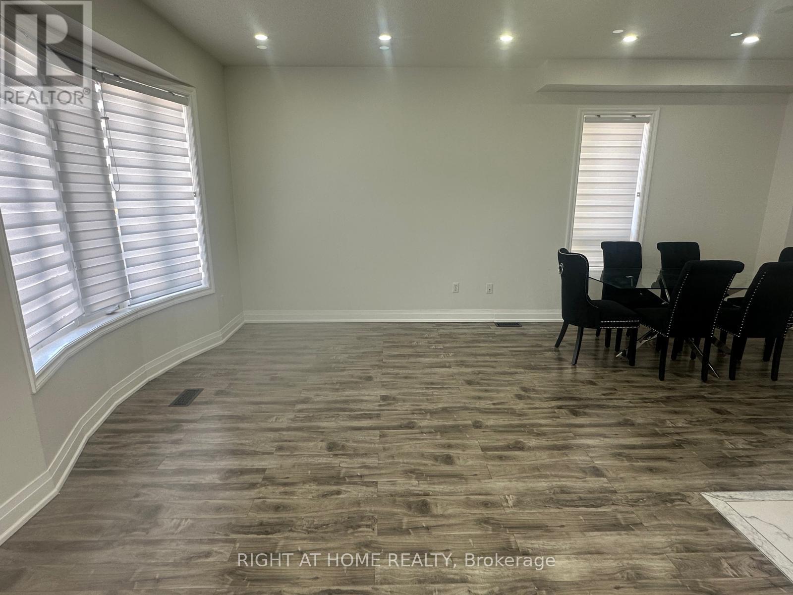 1015 Mccuaig Drive, Milton, Ontario  L9T 6S4 - Photo 6 - W12960334