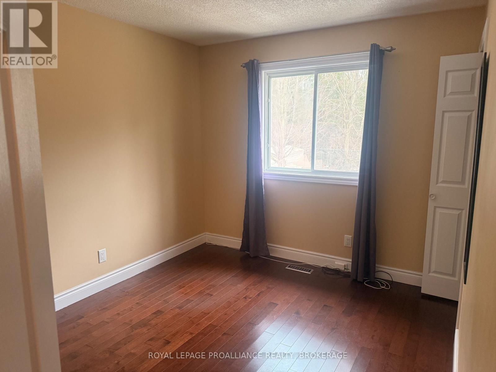 614 Barnsley Crescent, Kingston, Ontario K7M 8X4 - Photo 10 - X12806818