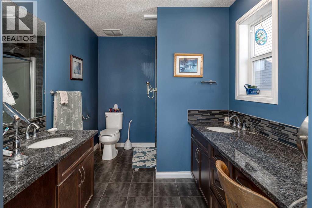 158 Fireside Bend, Cochrane, Alberta  T4C 0V7 - Photo 21 - A2288610