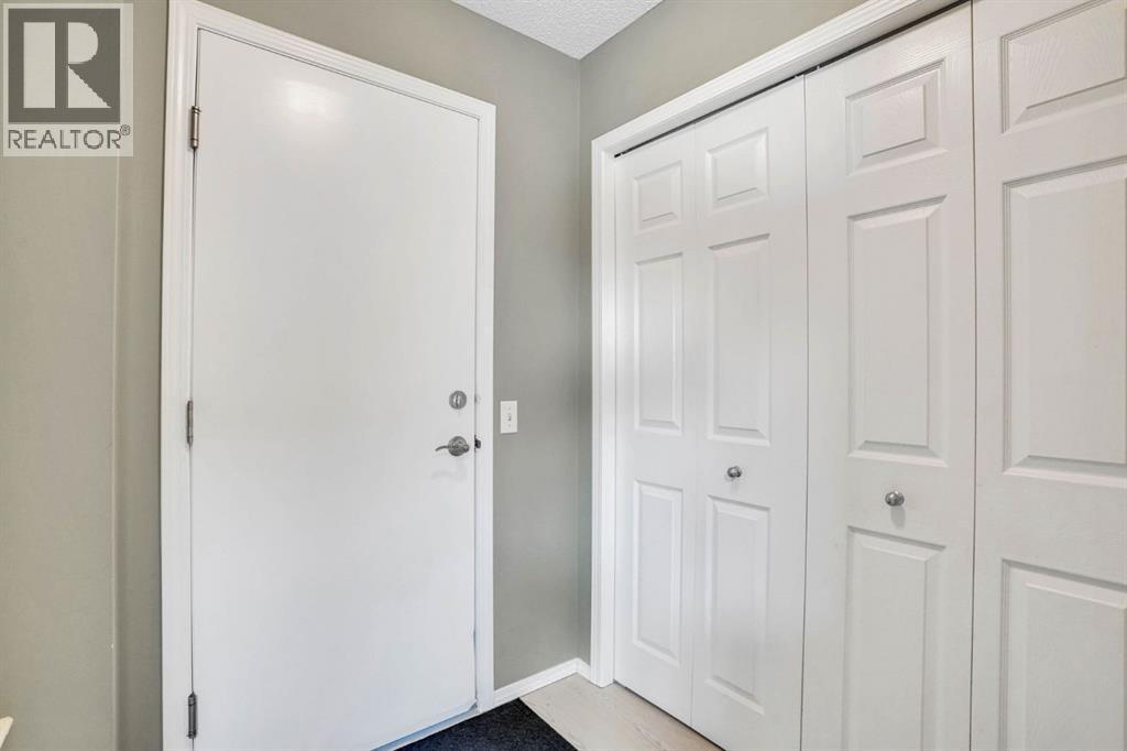 328 Tuscany Valley View Nw, Calgary, Alberta  T3L 2L1 - Photo 5 - A2296182