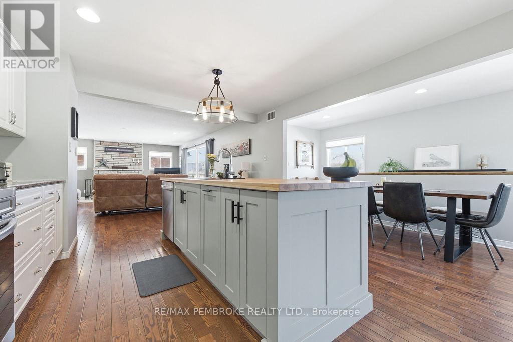 11 Irene Street, Laurentian Valley, Ontario  K8A 7M2 - Photo 19 - X12960648