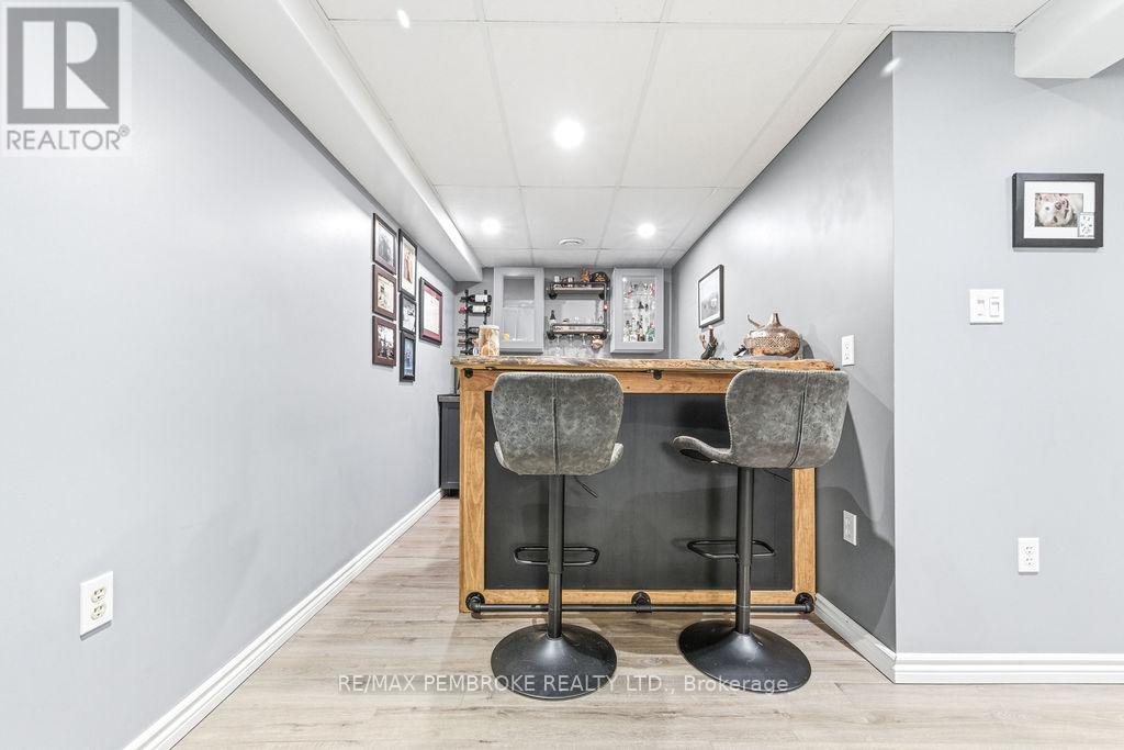 11 Irene Street, Laurentian Valley, Ontario  K8A 7M2 - Photo 35 - X12960648