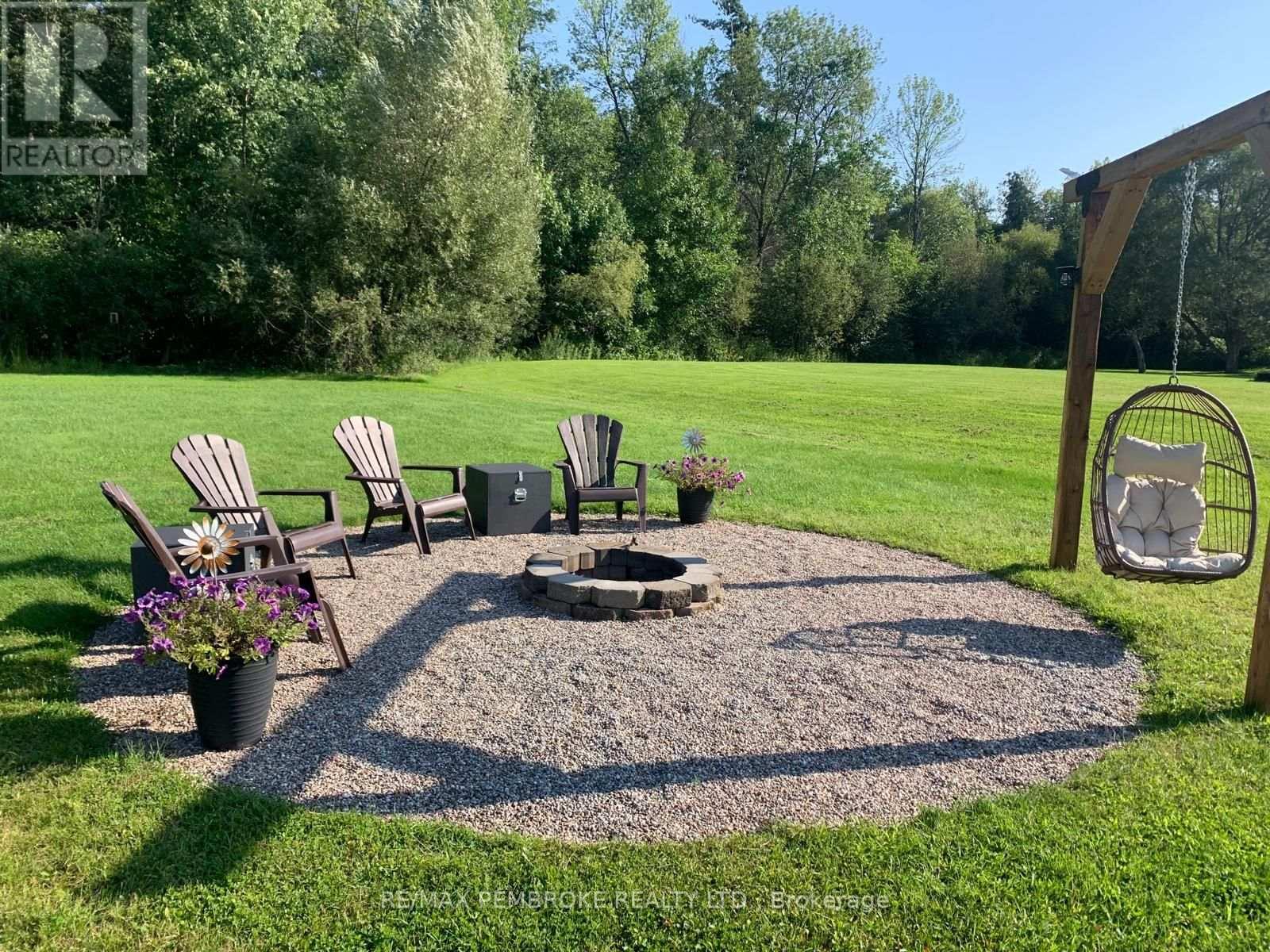 11 Irene Street, Laurentian Valley, Ontario  K8A 7M2 - Photo 43 - X12960648