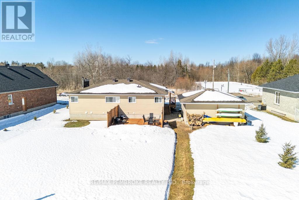 11 Irene Street, Laurentian Valley, Ontario  K8A 7M2 - Photo 45 - X12960648