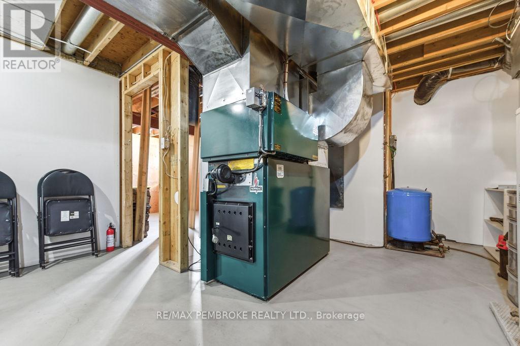 11 Irene Street, Laurentian Valley, Ontario  K8A 7M2 - Photo 50 - X12960648