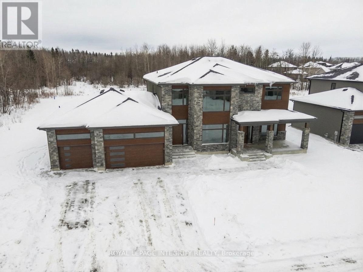 671 BALLYCASTLE CRESCENT, Ottawa, Ontario