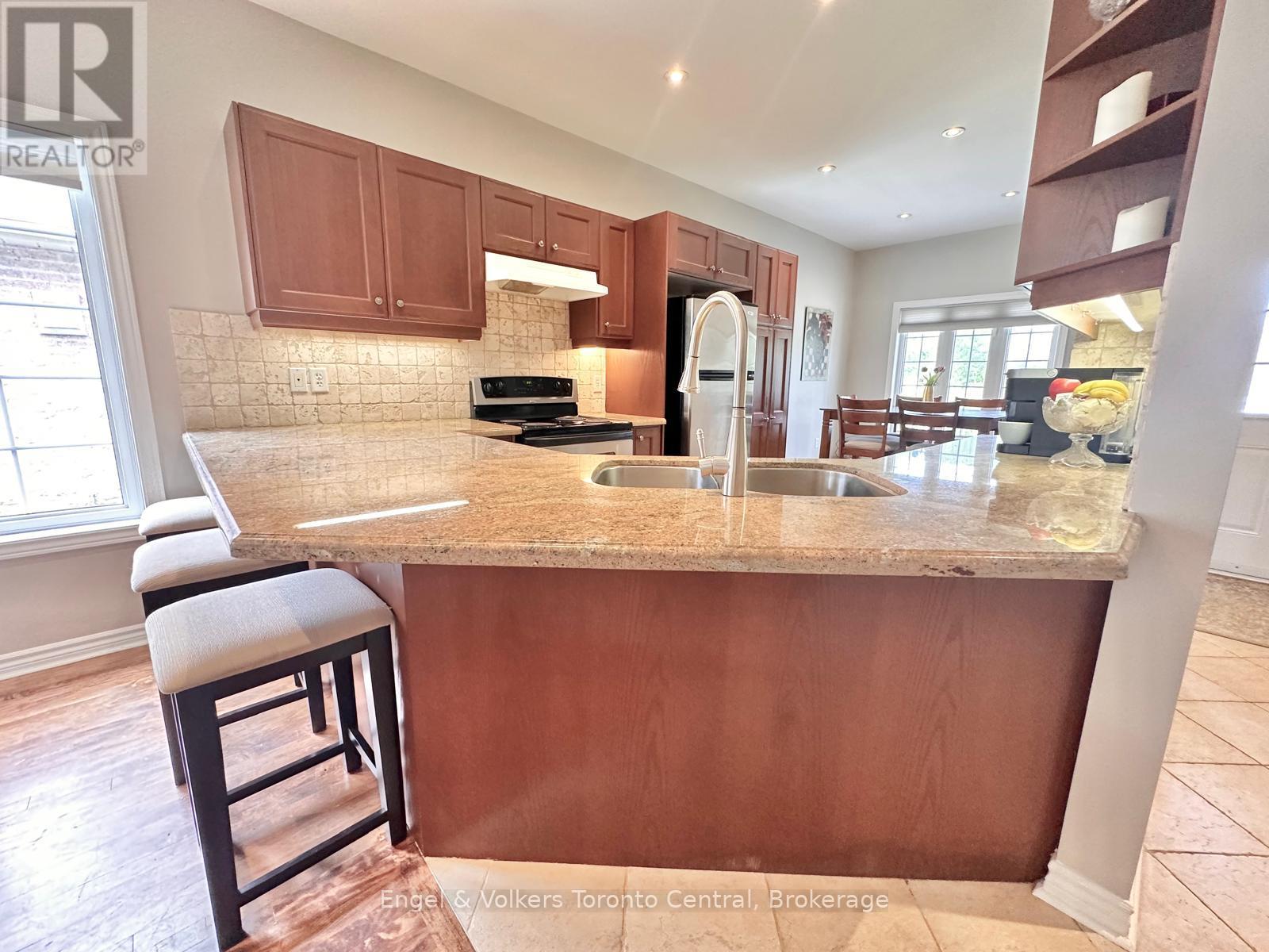 26 Thomas Drive, Collingwood, Ontario  L9Y 0A6 - Photo 5 - S12960664