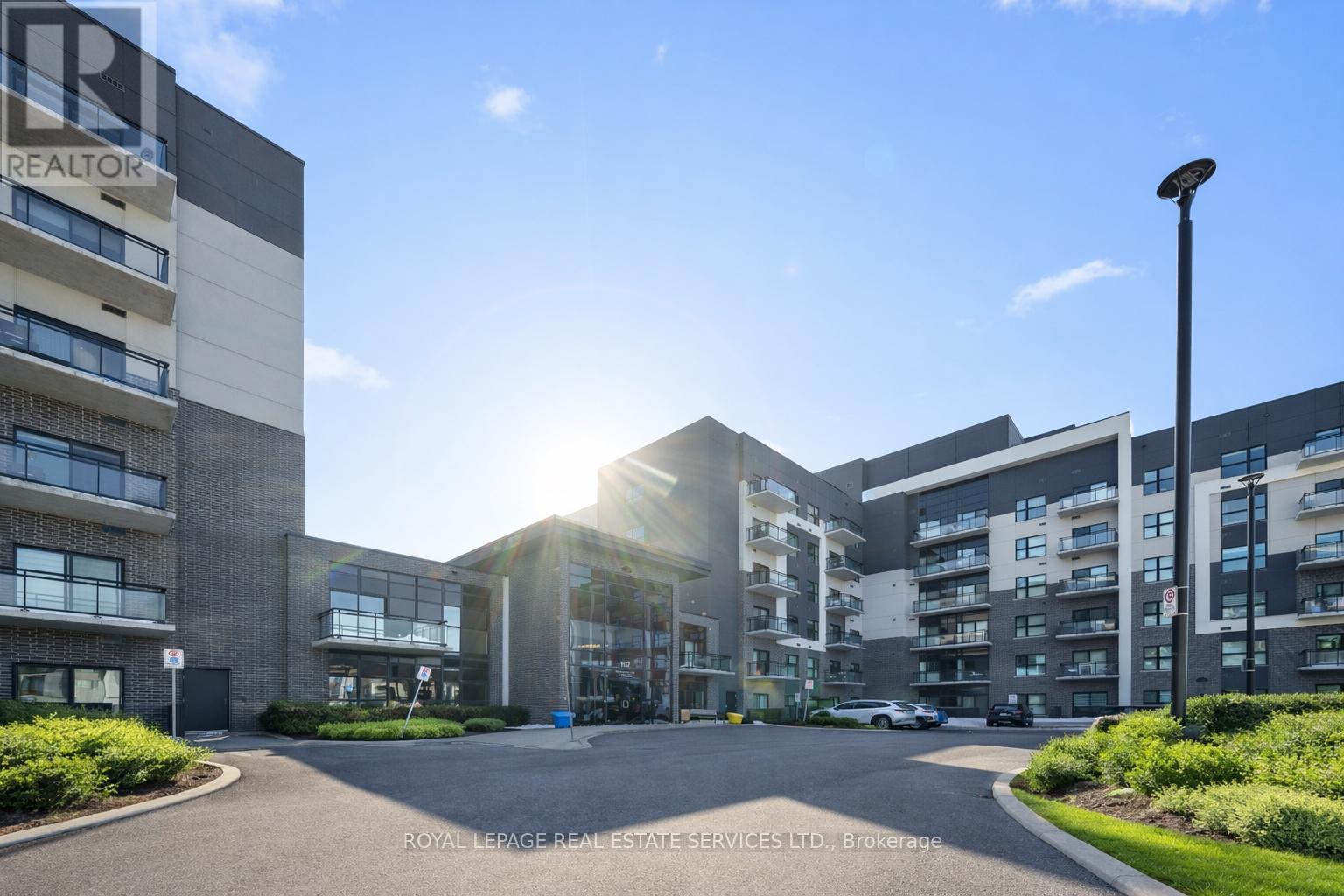 621 - 102 Grovewood Common, Oakville, Ontario  L6H 0X2 - Photo 2 - W12803496