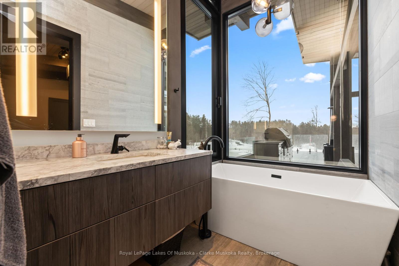 1210 Falkenburg Road, Bracebridge, Ontario P1L 1X4 - Photo 13 - X12960712