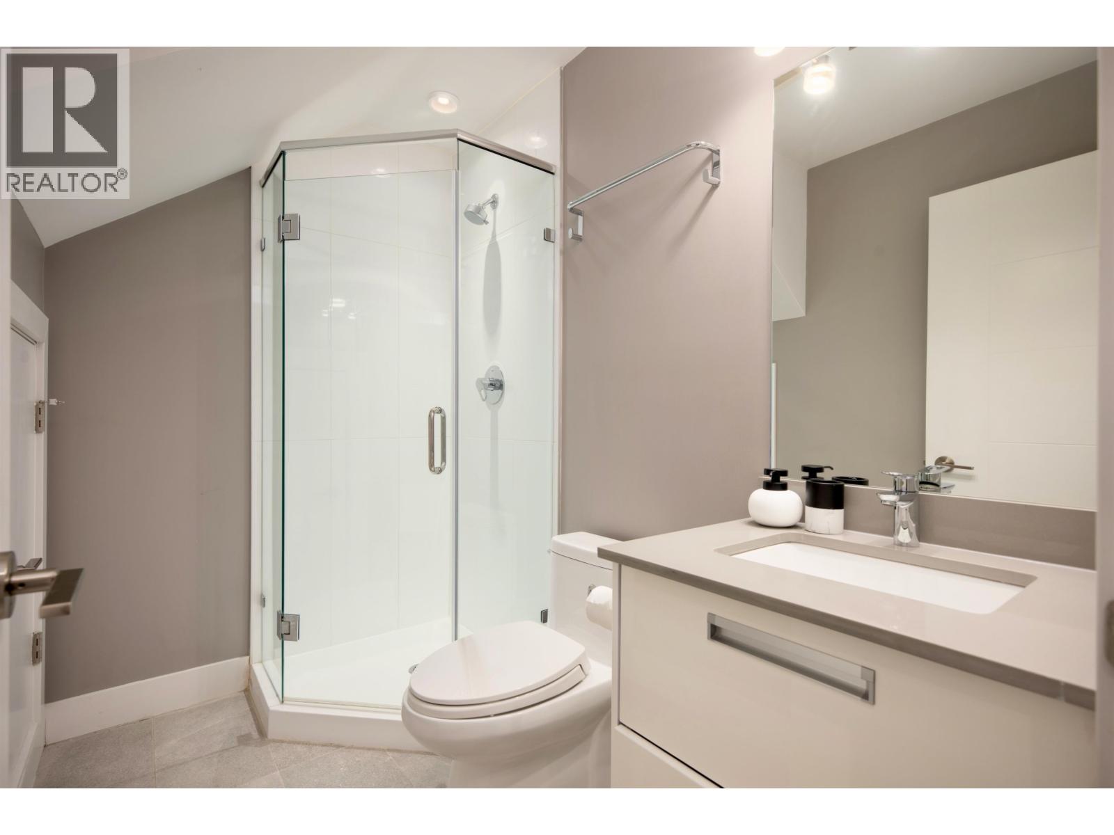 4 2358 Western Avenue, North Vancouver, British Columbia  V7M 2L3 - Photo 27 - R3107021