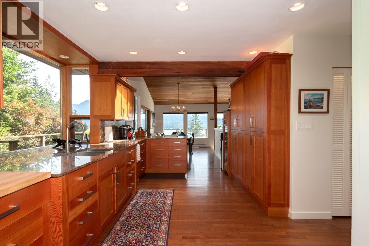 896 Taylor Road, Bowen Island, British Columbia  V0N 1G1 - Photo 19 - R3107031