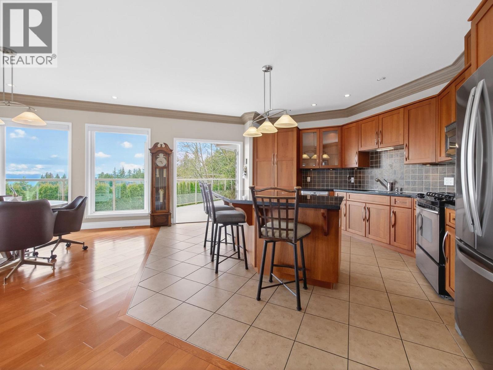 6249 Baillie Road, Sechelt, British Columbia  V7Z 0R5 - Photo 11 - R3107040