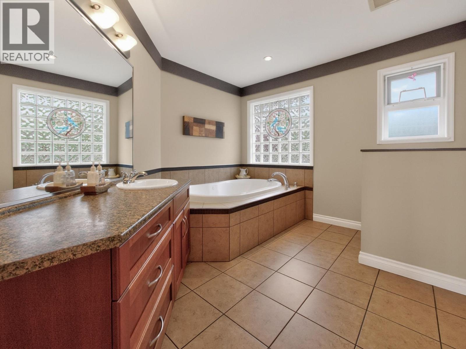 6249 Baillie Road, Sechelt, British Columbia  V7Z 0R5 - Photo 16 - R3107040