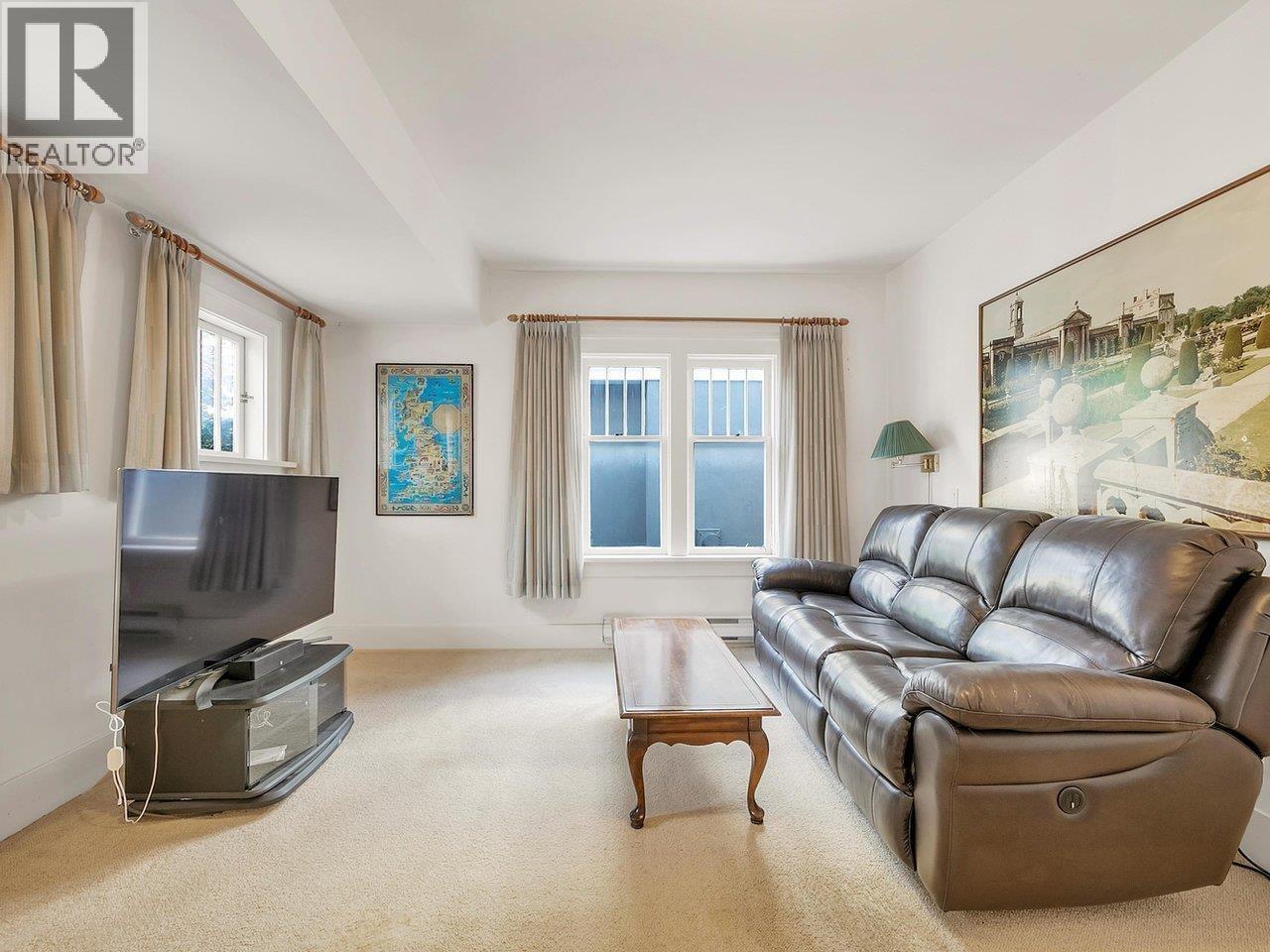 1967 W 42nd Avenue, Vancouver, British Columbia  V6M 2B2 - Photo 7 - R3107045