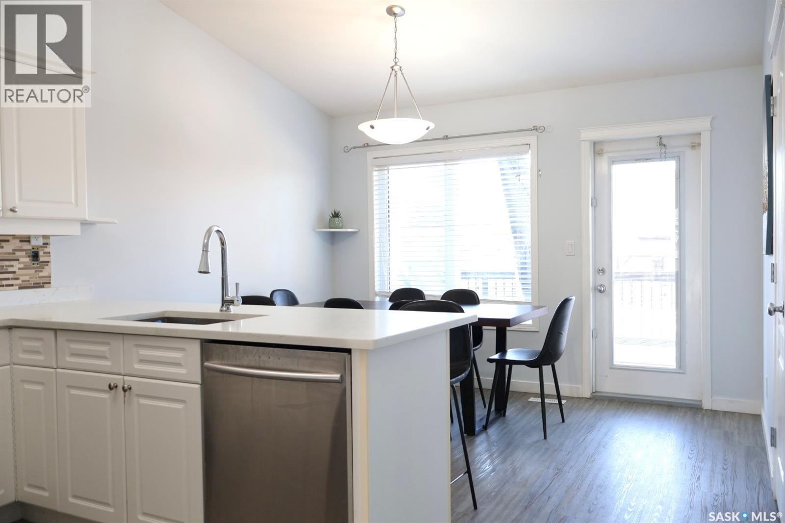 330 Sears Cove, Saskatoon, Saskatchewan  S7N 4V7 - Photo 9 - SK031572