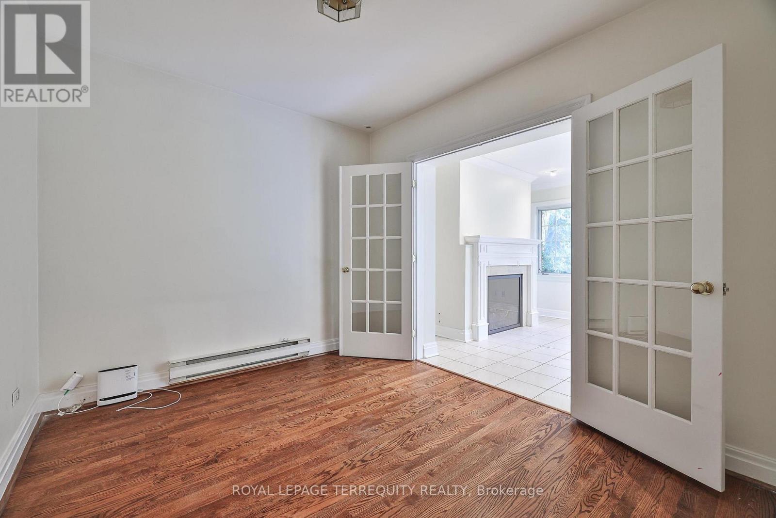 5 Apsley Road, Toronto, Ontario  M5M 2X7 - Photo 15 - C12960642