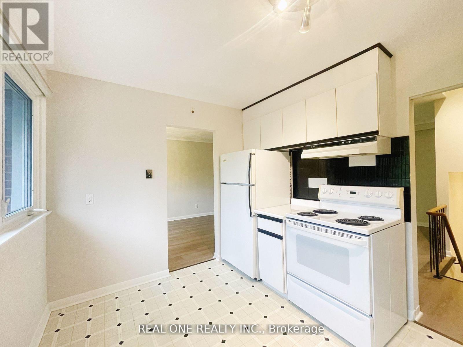 48 Lionel Heights Crescent, Toronto, Ontario  M3A 1M1 - Photo 10 - C12960718