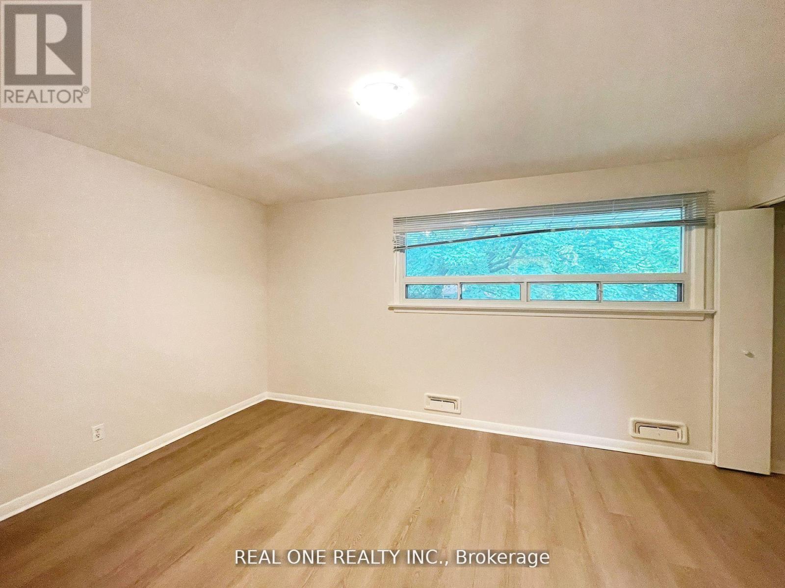 48 Lionel Heights Crescent, Toronto, Ontario  M3A 1M1 - Photo 13 - C12960718