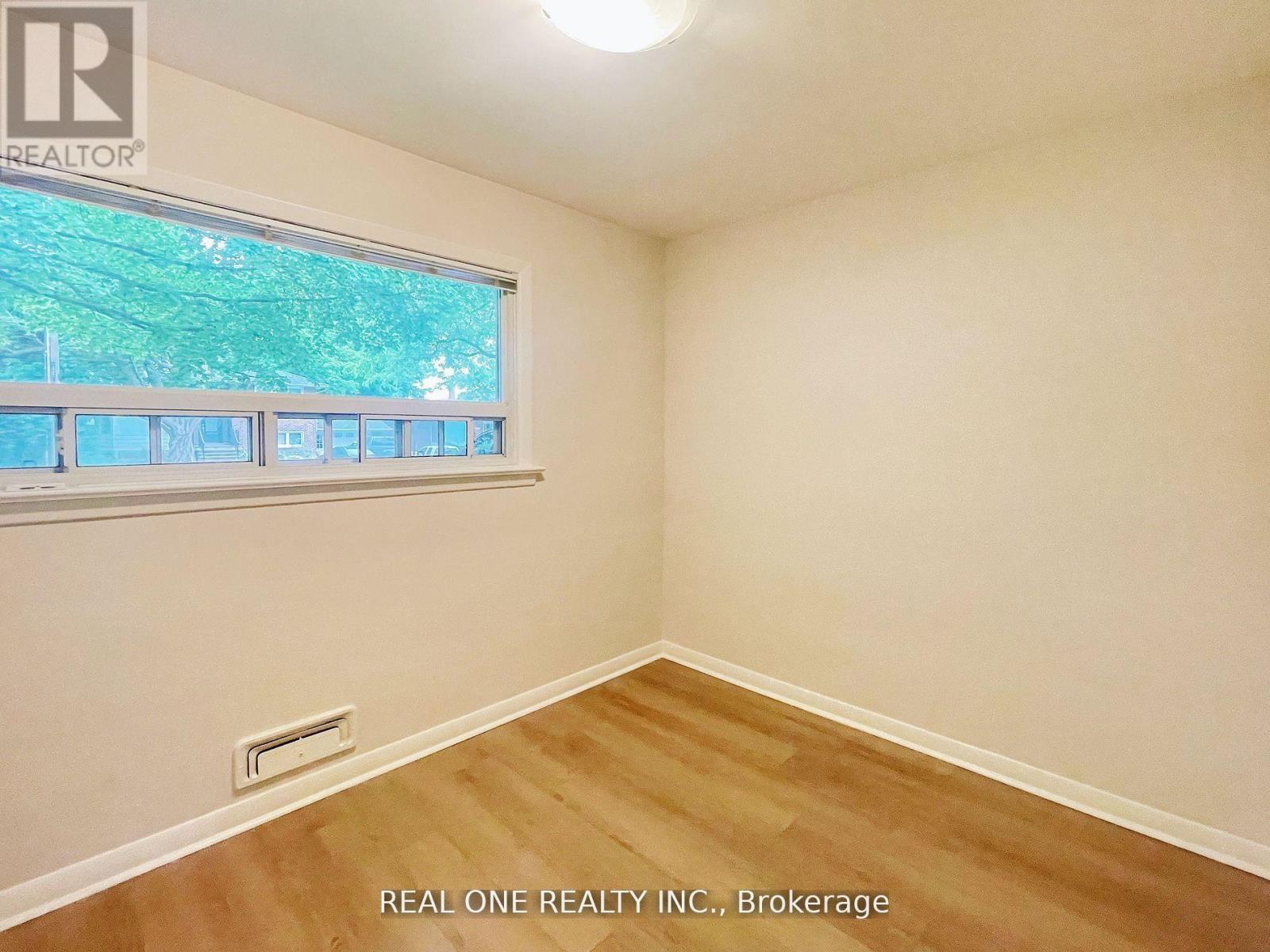 48 Lionel Heights Crescent, Toronto, Ontario  M3A 1M1 - Photo 14 - C12960718