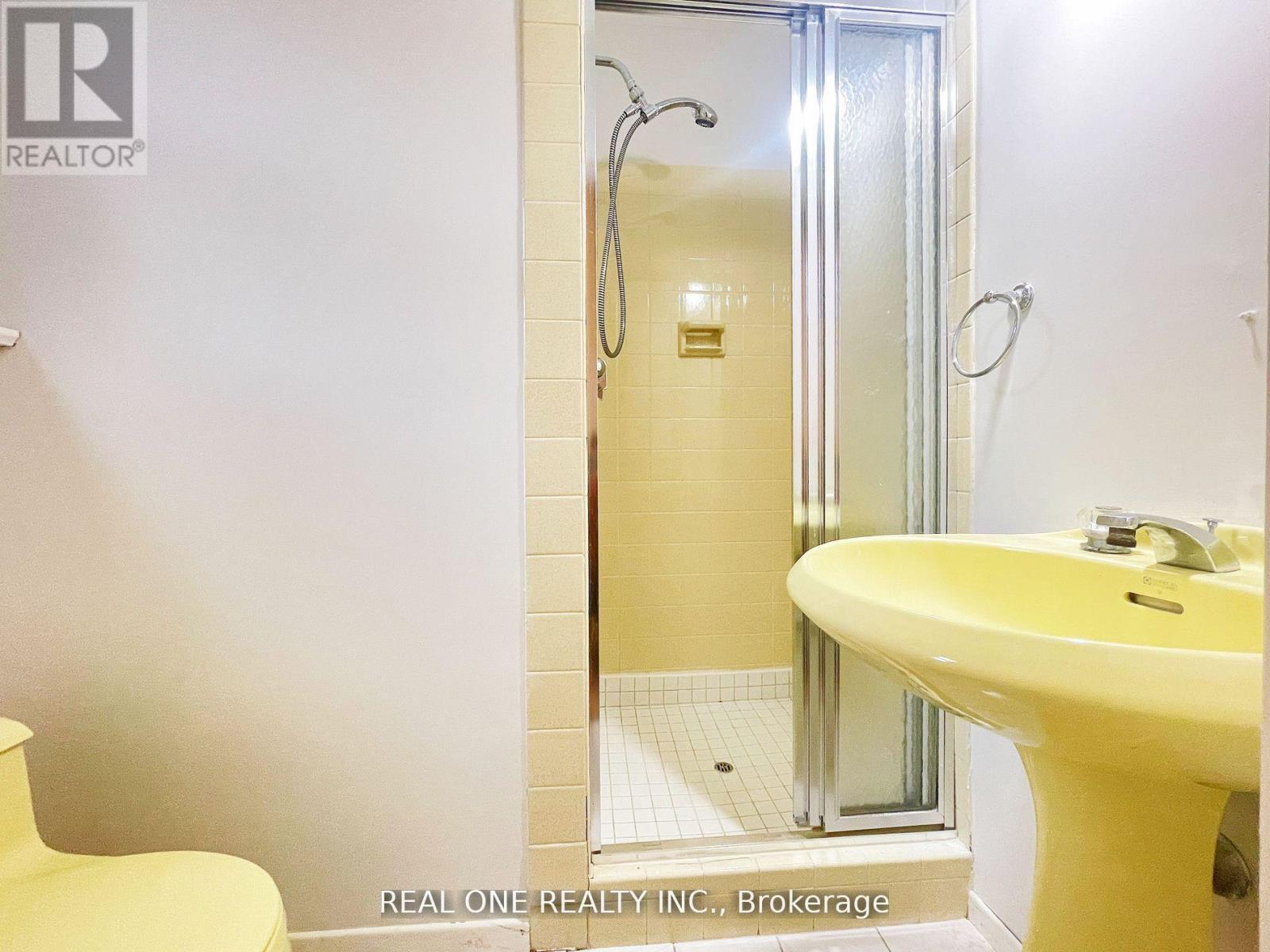 48 Lionel Heights Crescent, Toronto, Ontario  M3A 1M1 - Photo 20 - C12960718