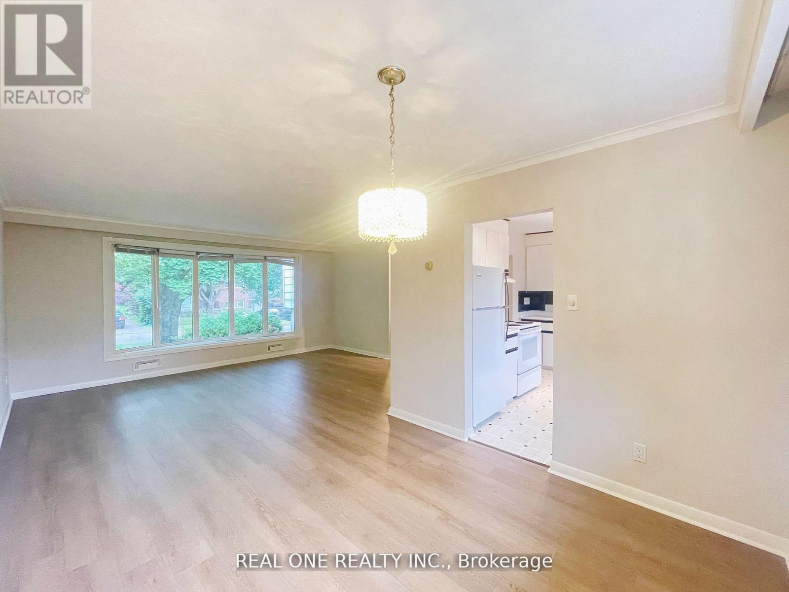 48 Lionel Heights Crescent, Toronto, Ontario  M3A 1M1 - Photo 5 - C12960718