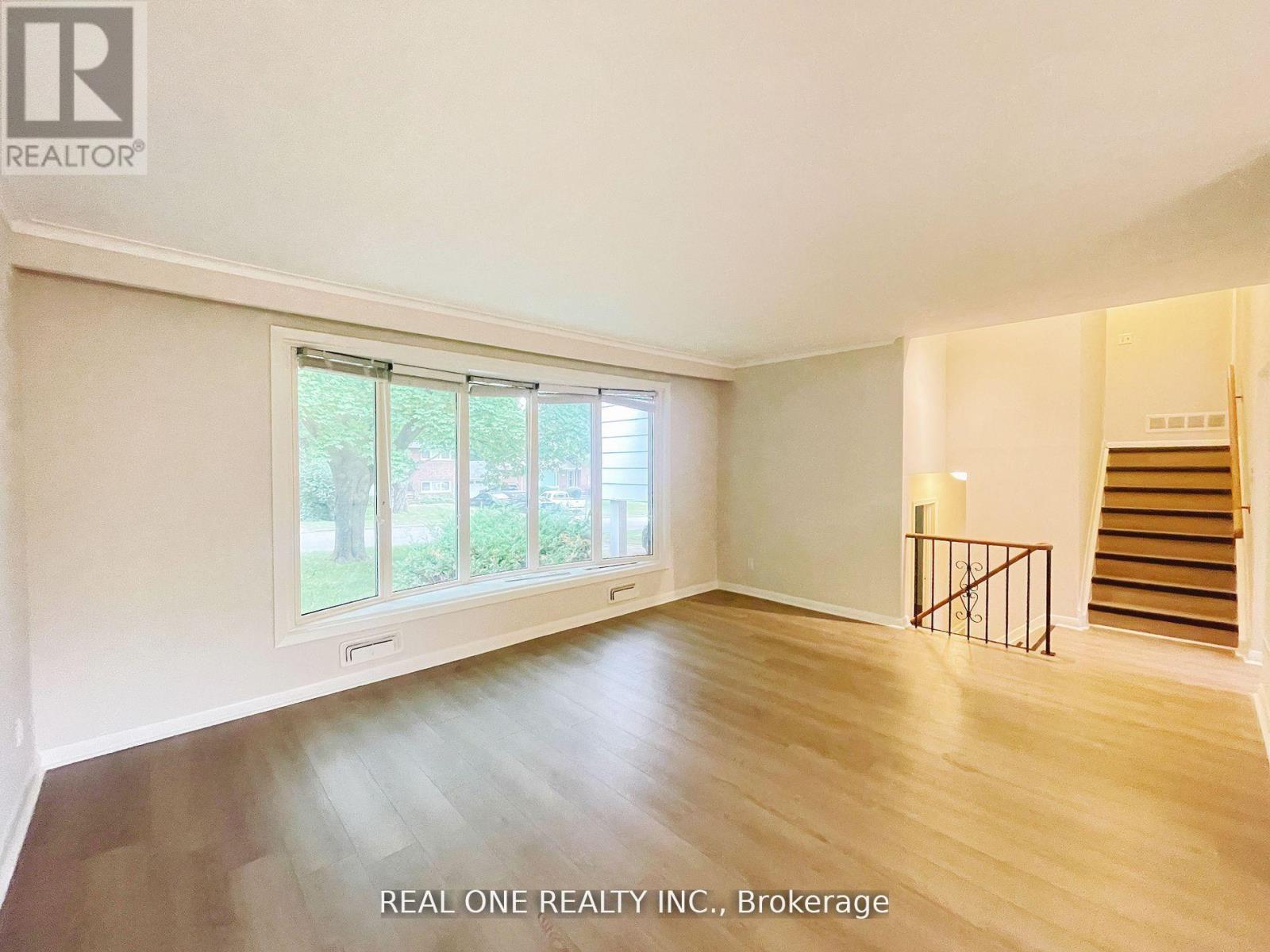 48 Lionel Heights Crescent, Toronto, Ontario  M3A 1M1 - Photo 6 - C12960718