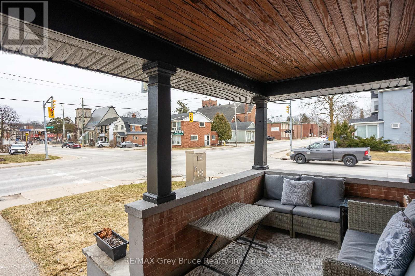 902 2nd Avenue W, Owen Sound, Ontario N4K 4M7 - Photo 5 - X12960484