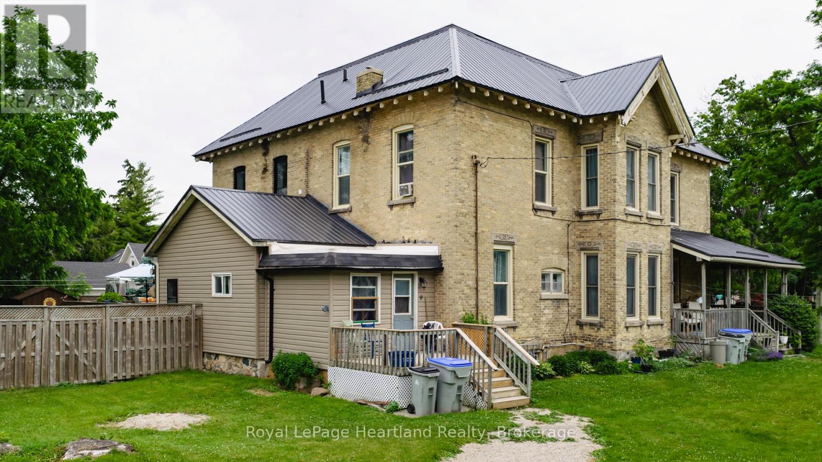 190 Albert Street, Central Huron, Ontario N0M 1L0 - Photo 2 - X12958258