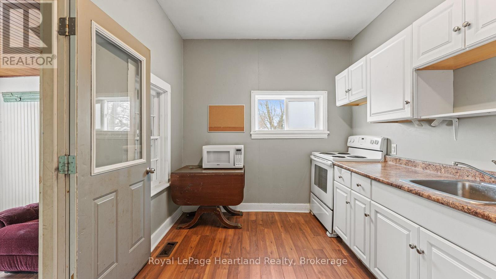 190 Albert Street, Central Huron, Ontario N0M 1L0 - Photo 28 - X12958258