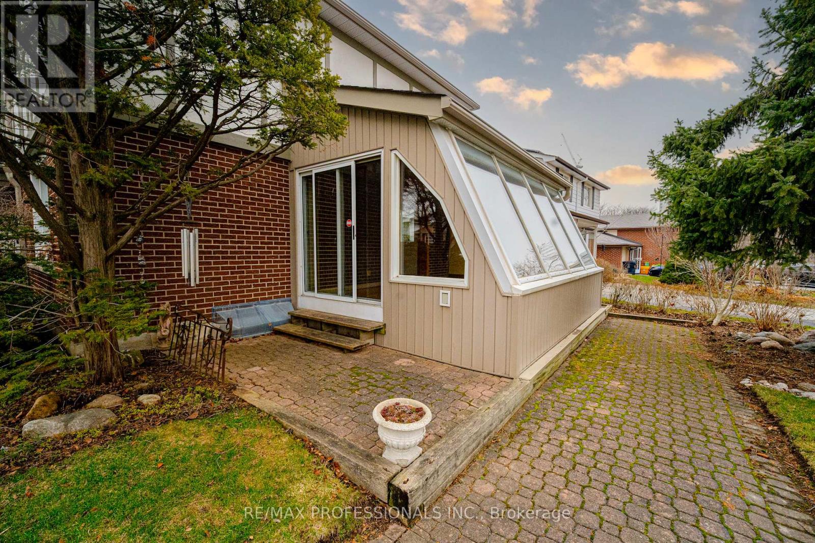 1 Bluefin Crescent, Toronto, Ontario  M1H 2K9 - Photo 5 - E12960650