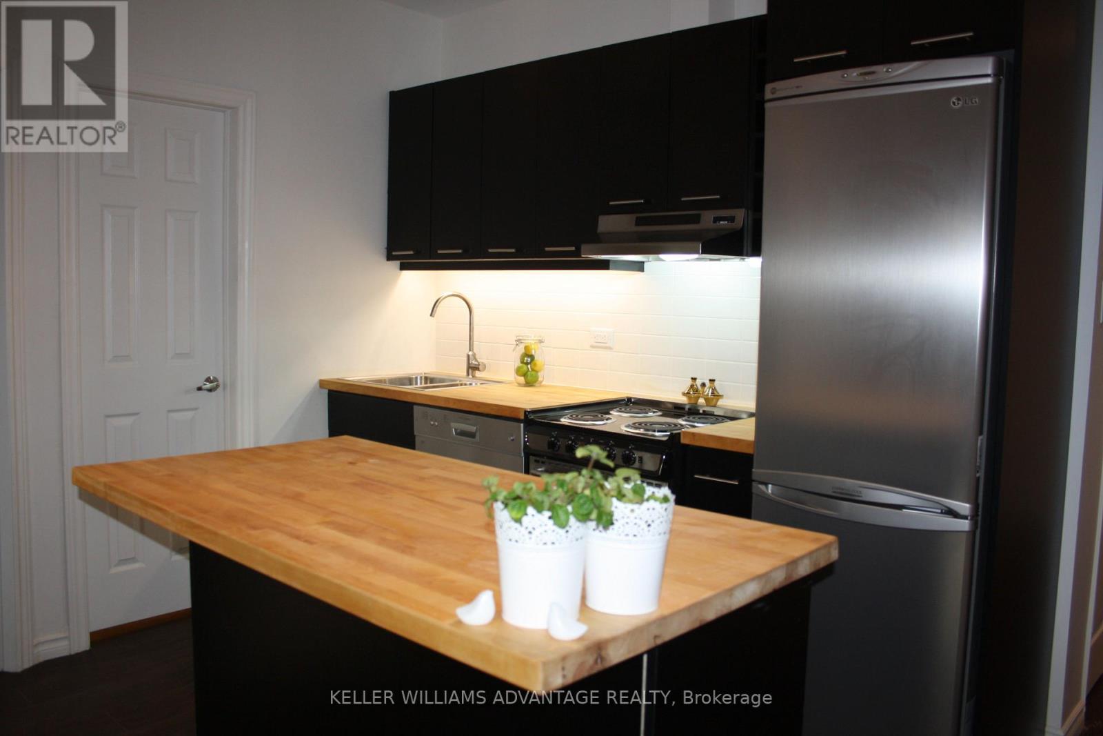 B - 242 Highfield Road, Toronto, Ontario  M4L 2V5 - Photo 3 - E12960660