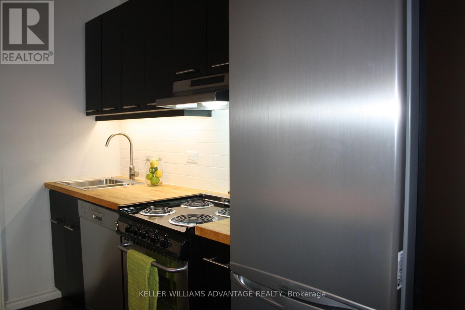 B - 242 Highfield Road, Toronto, Ontario  M4L 2V5 - Photo 4 - E12960660