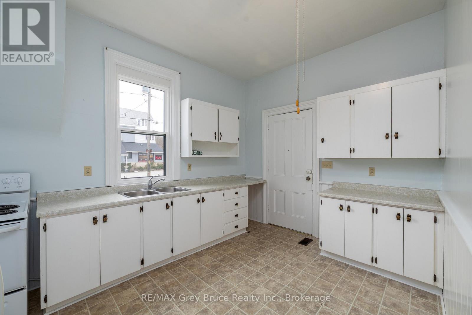 902 2nd Avenue W, Owen Sound, Ontario N4K 4M7 - Photo 24 - X12960484