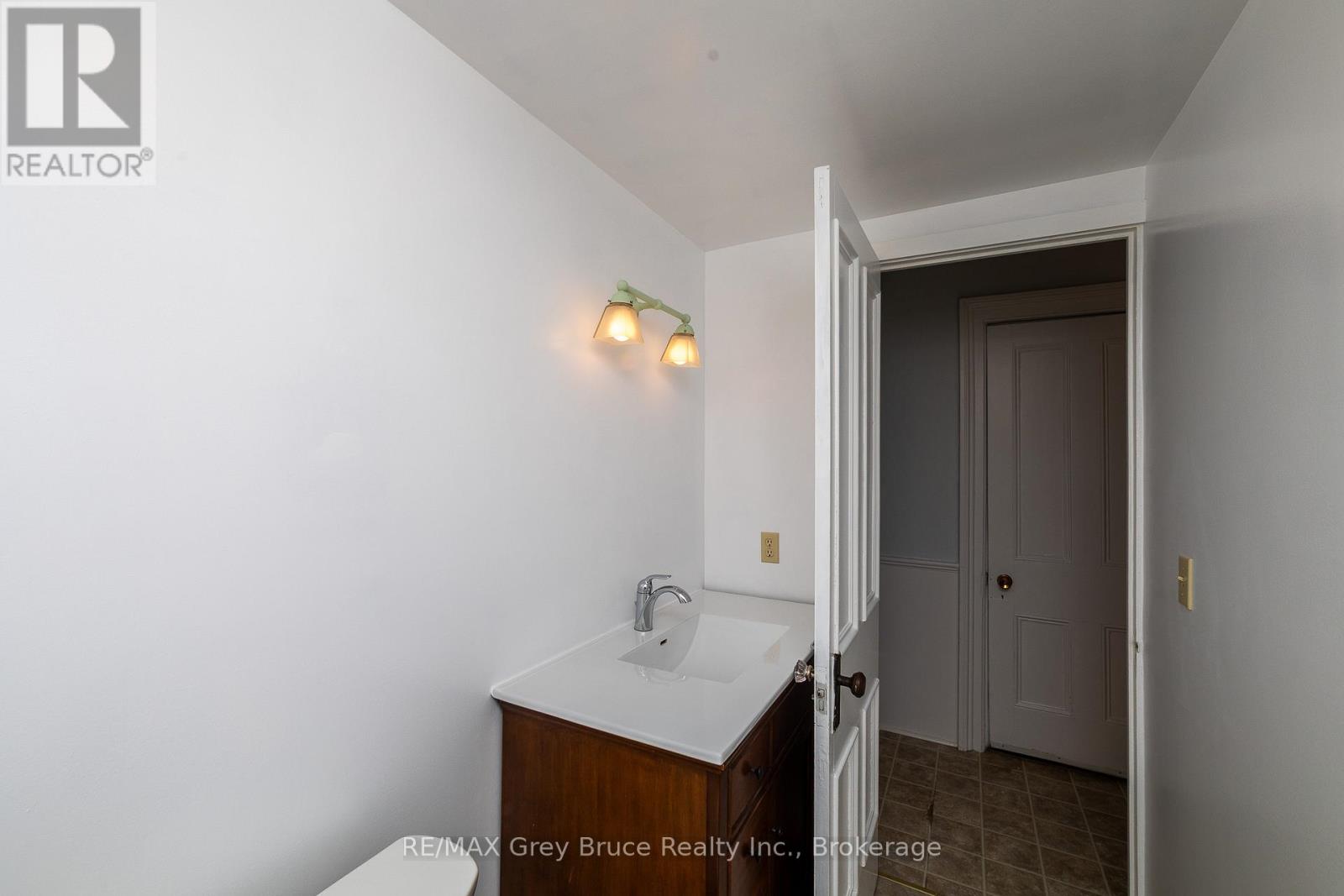 902 2nd Avenue W, Owen Sound, Ontario N4K 4M7 - Photo 29 - X12960484
