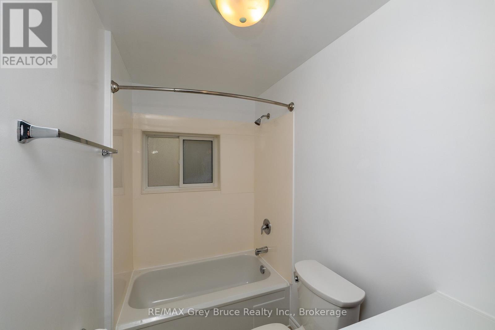 902 2nd Avenue W, Owen Sound, Ontario N4K 4M7 - Photo 28 - X12960484