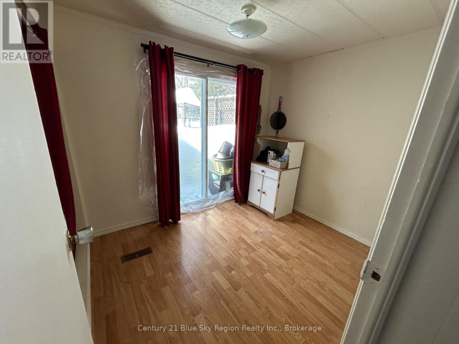 12 - 5887 Highway 11 N, North Bay, Ontario  P1B 8G3 - Photo 11 - X12960684