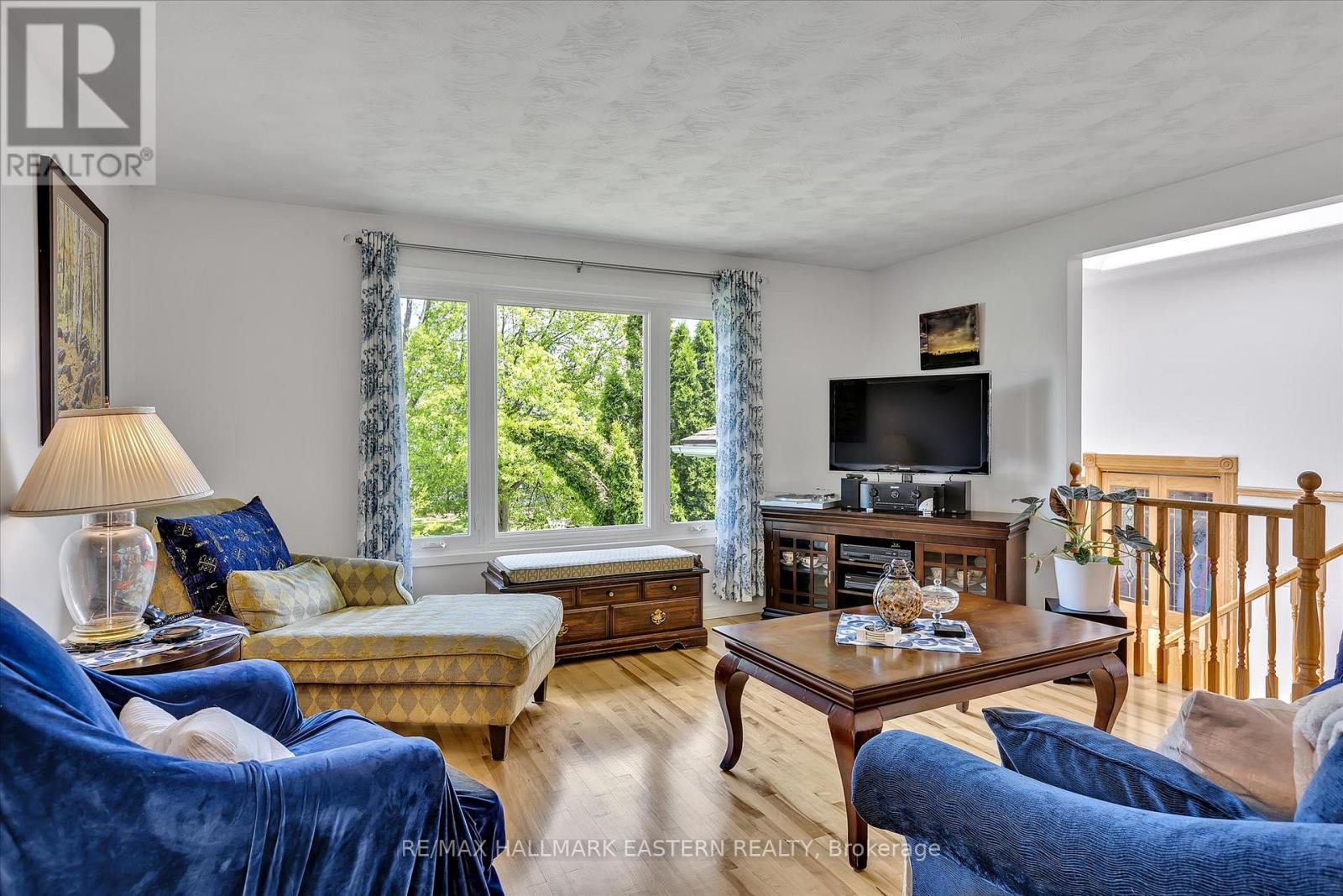 959 Golfview Road, Peterborough (Otonabee Ward 1), Ontario  K9J 7W2 - Photo 2 - X12748472