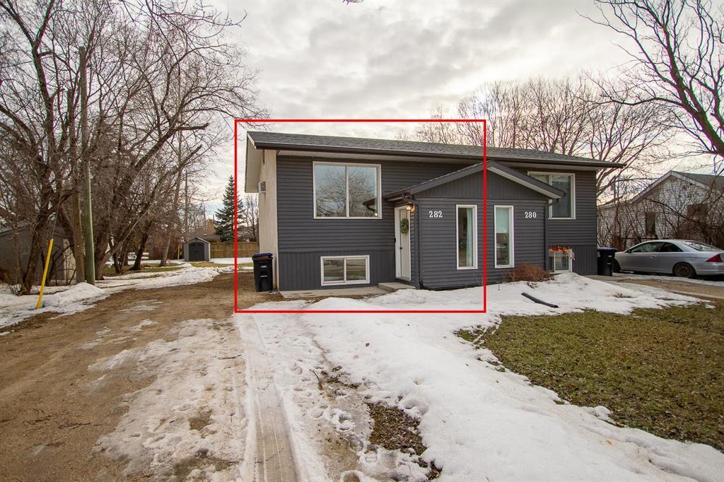 282 Third Street, Steinbach, Manitoba  R5G 0T8 - Photo 1 - 202606393