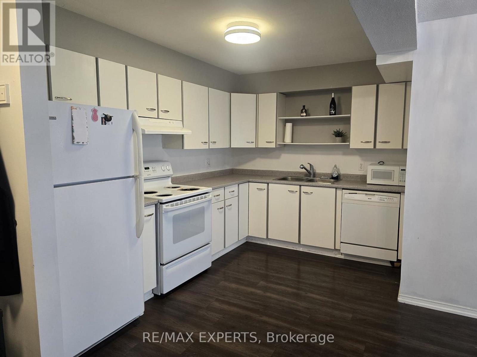 210 - 120 Bell Farm Road, Barrie, Ontario  L4M 6J2 - Photo 2 - S12960736