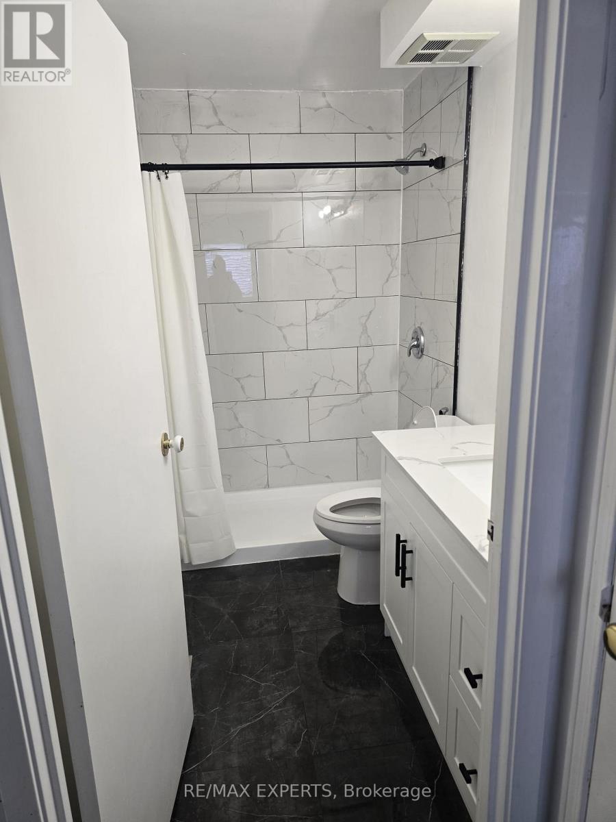 210 - 120 Bell Farm Road, Barrie, Ontario  L4M 6J2 - Photo 4 - S12960736