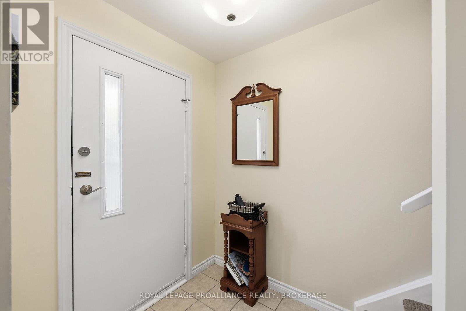 5 - 9 Winchester Drive, Greater Napanee, Ontario  K7R 3P9 - Photo 10 - X12930582